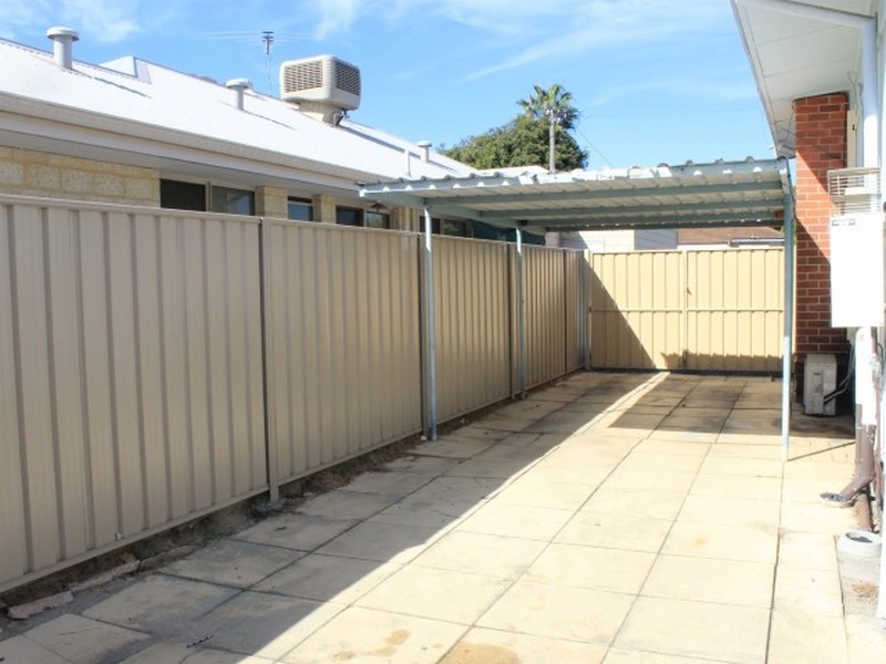 30 Barnsley Street, Queens Park WA 6107