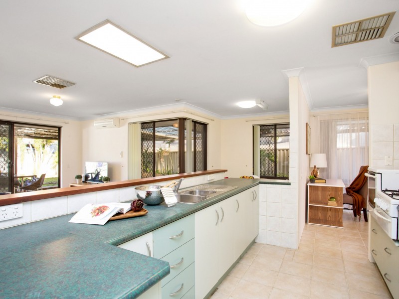 8 Placid Court, South Lake WA 6164