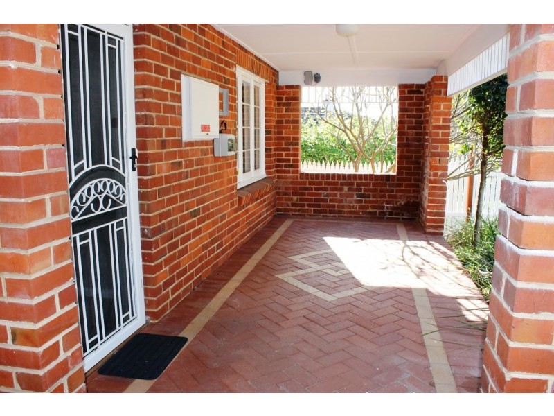 8 The Promenade, Mount Pleasant WA 6153