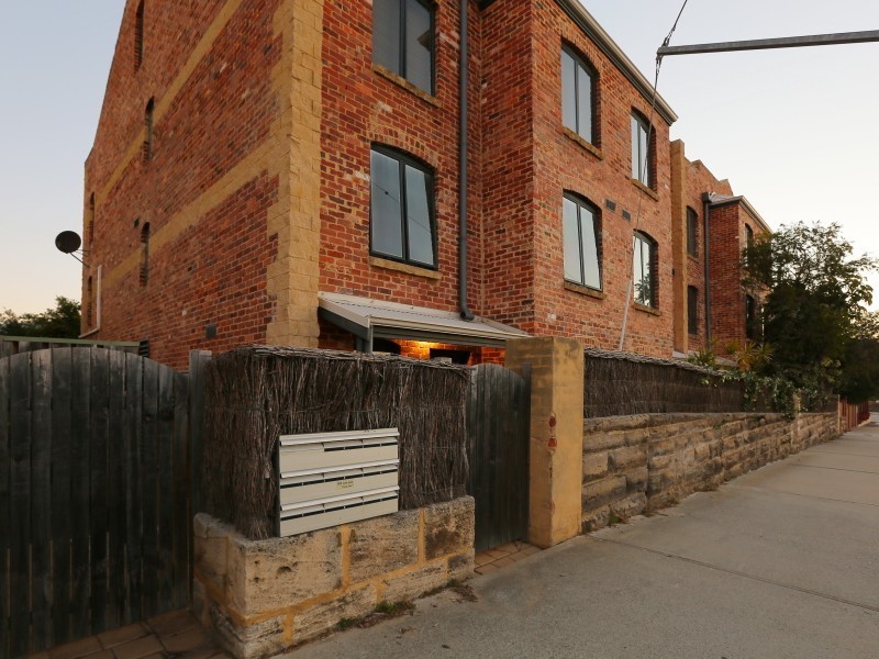 1/1A Rockingham Road, Hamilton Hill WA 6163