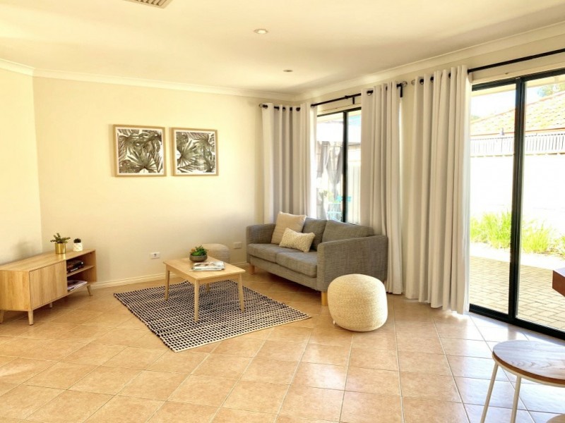 Unit 2/2 Sumich Gardens, Coogee WA 6166