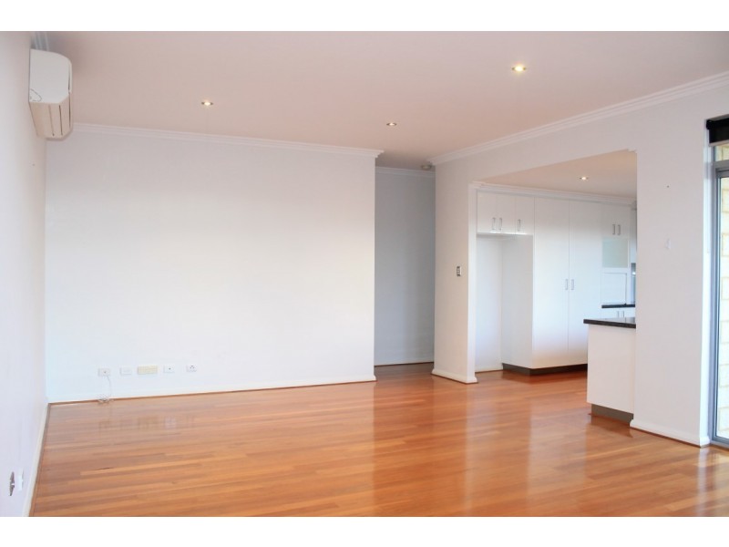 2/11 Katsura Gardens, Munster WA 6166