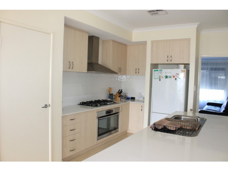 25 Velaluka Drive, Munster WA 6166