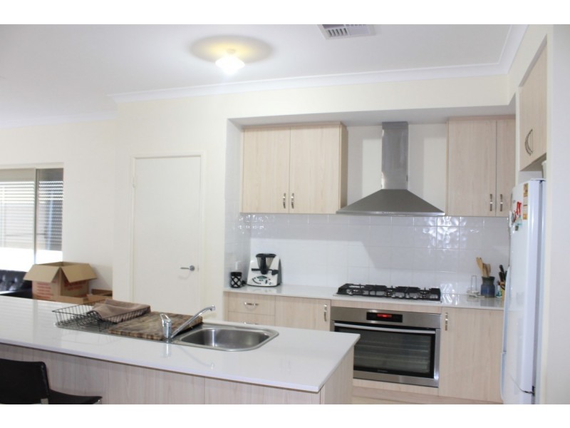 25 Velaluka Drive, Munster WA 6166