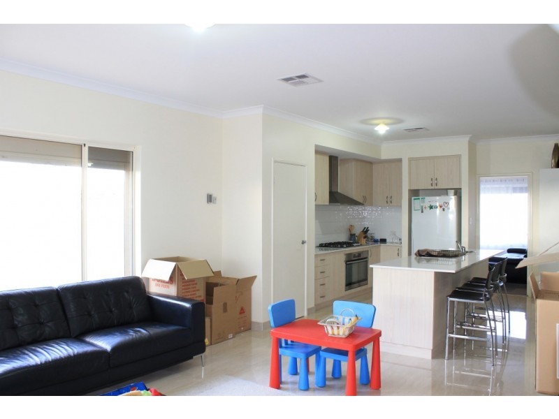 25 Velaluka Drive, Munster WA 6166