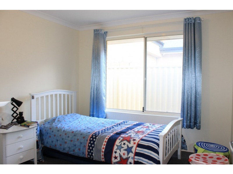 25 Velaluka Drive, Munster WA 6166