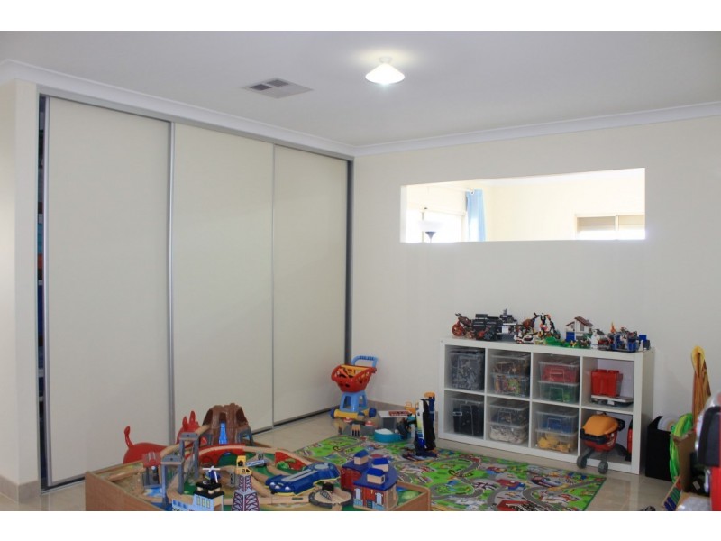 25 Velaluka Drive, Munster WA 6166