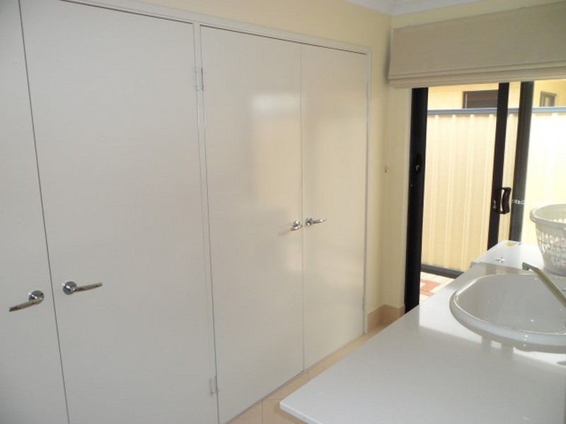 6 Mohan Loop, Hammond Park WA 6164