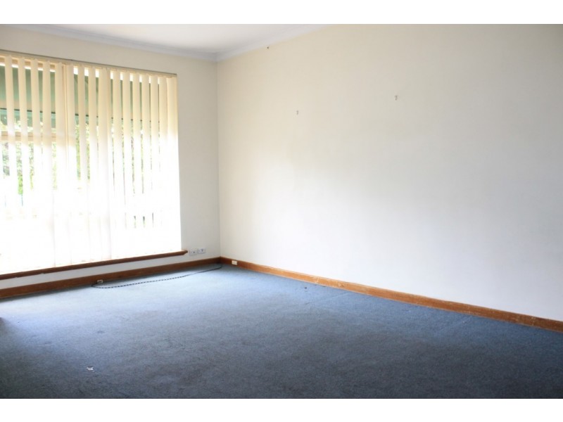 7 Seventh Road, Armadale WA 6112