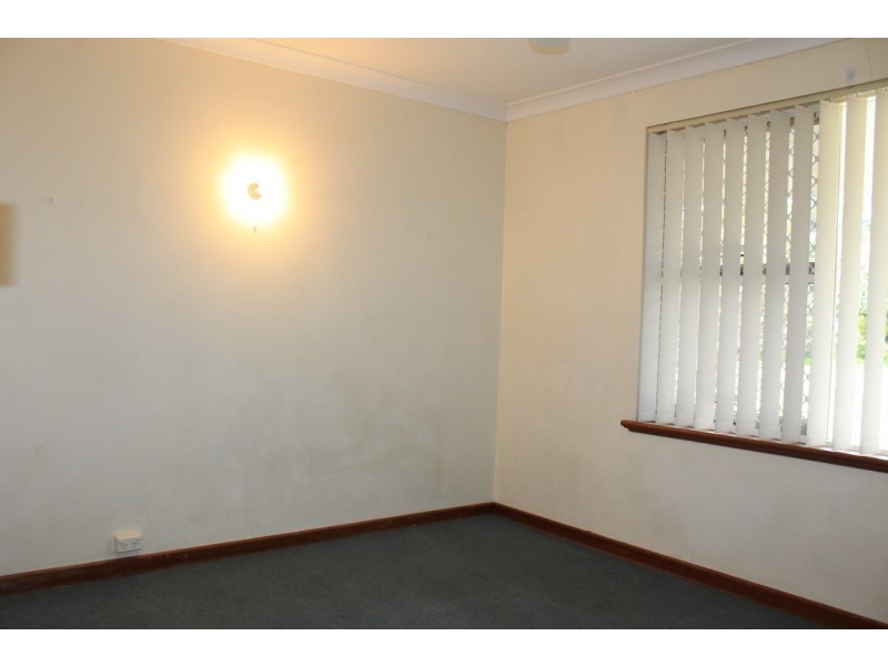 7 Seventh Road, Armadale WA 6112