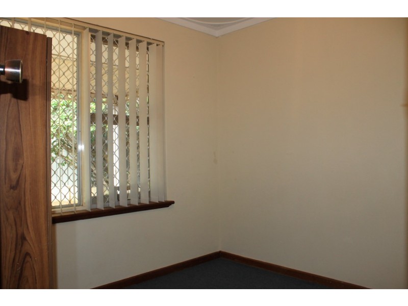 7 Seventh Road, Armadale WA 6112