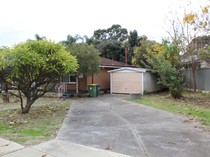 7 Seventh Road, Armadale WA 6112