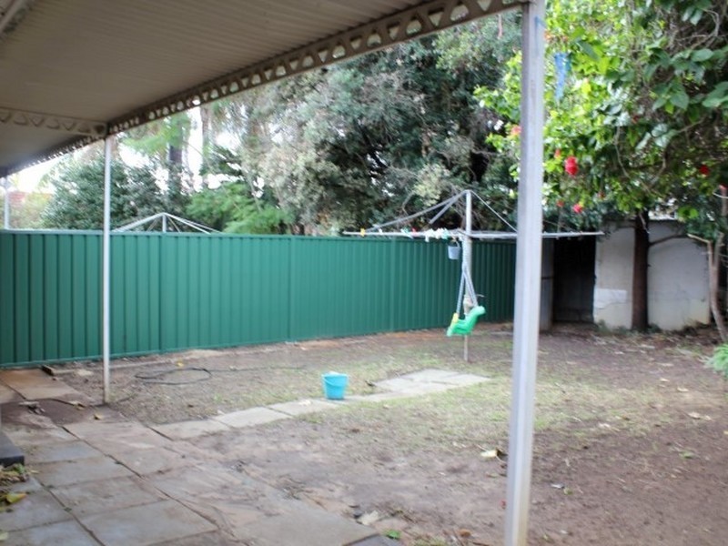 7 Seventh Road, Armadale WA 6112