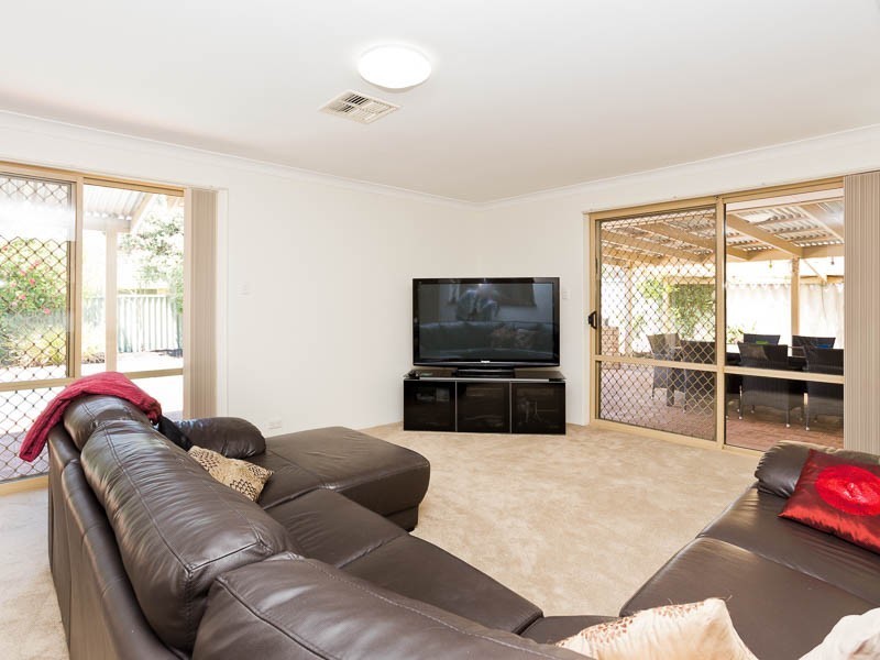 4 Dakin Glade, Winthrop WA 6150