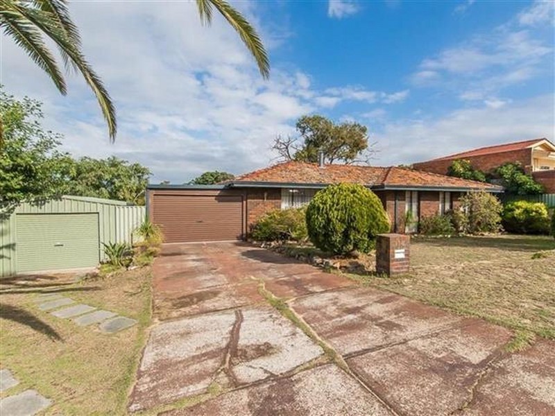 14 Bondini Way, Bibra Lake WA 6163