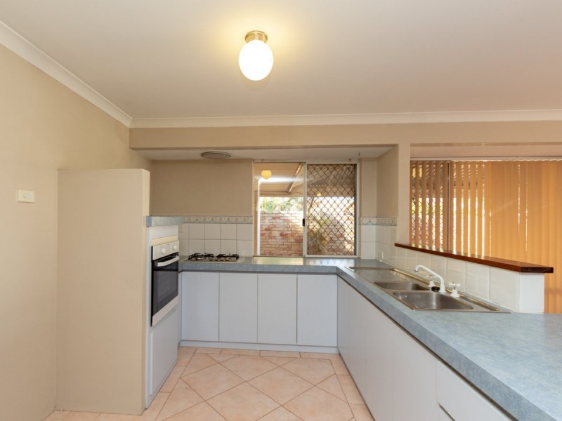 25 Veneta Circuit, Atwell WA 6164