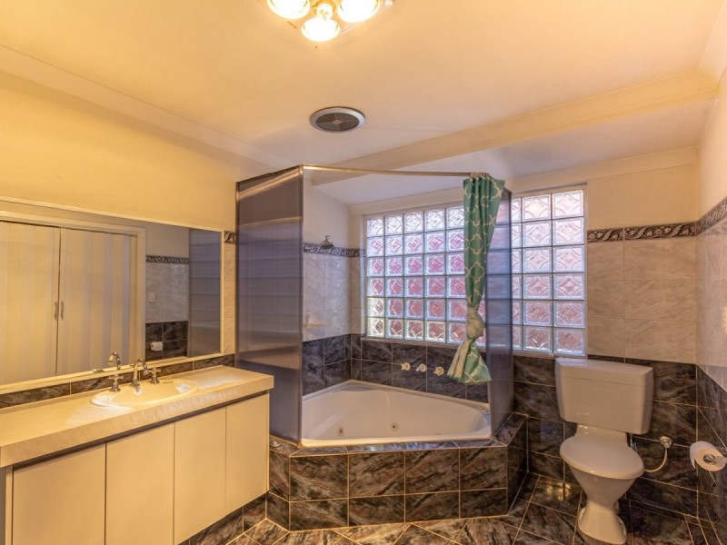 25 Veneta Circuit, Atwell WA 6164