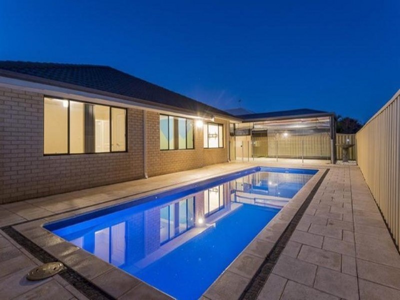 17 Halcyon Way, Atwell WA 6164