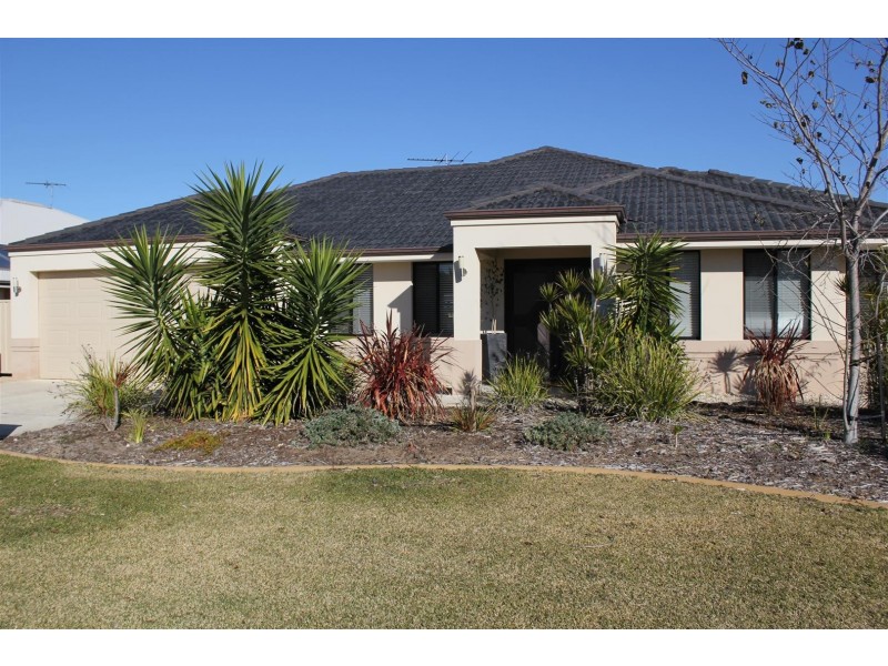 17 Halcyon Way, Atwell WA 6164