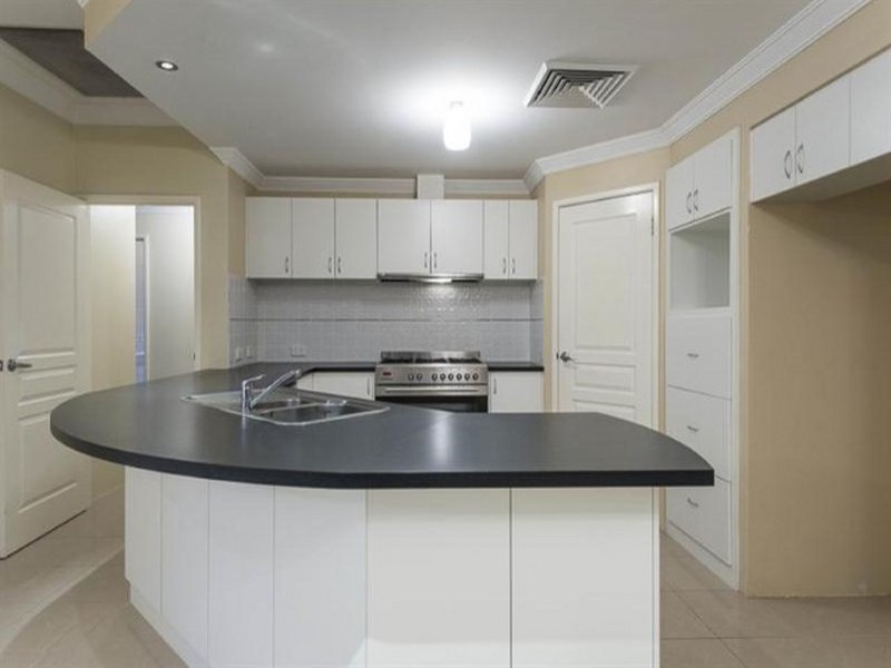 17 Halcyon Way, Atwell WA 6164