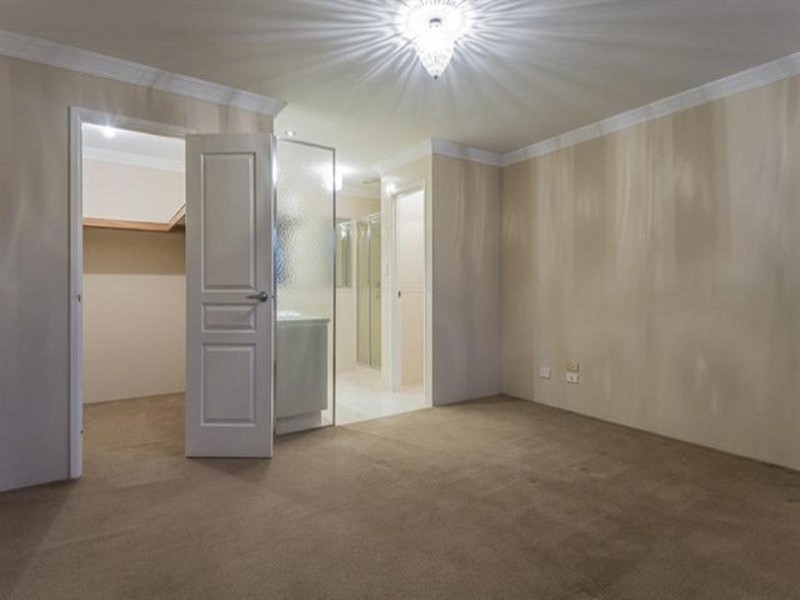 17 Halcyon Way, Atwell WA 6164