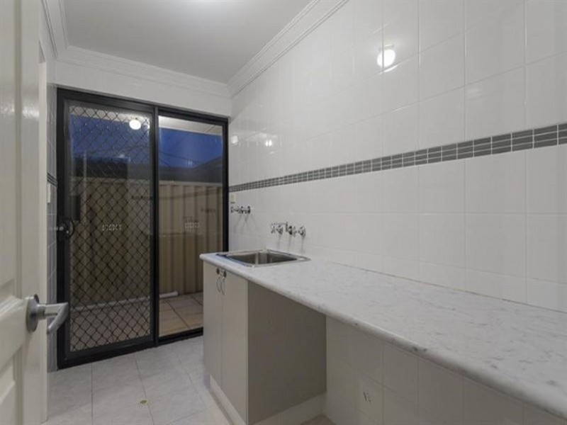 17 Halcyon Way, Atwell WA 6164