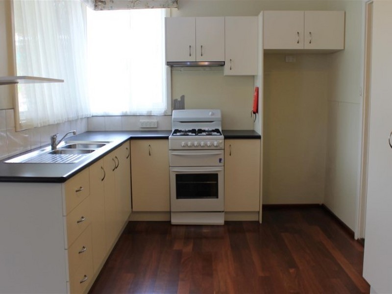 11 Gregory Way, Coolbellup WA 6163