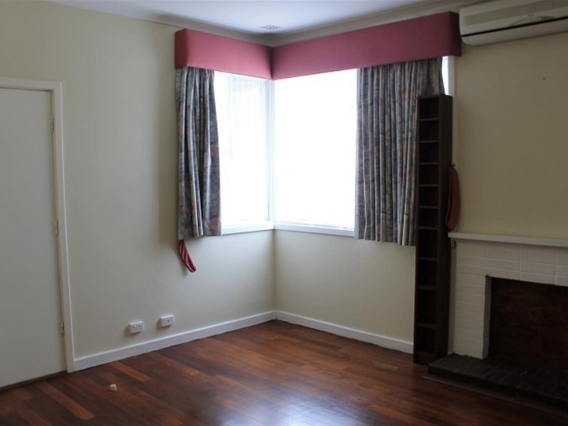 11 Gregory Way, Coolbellup WA 6163