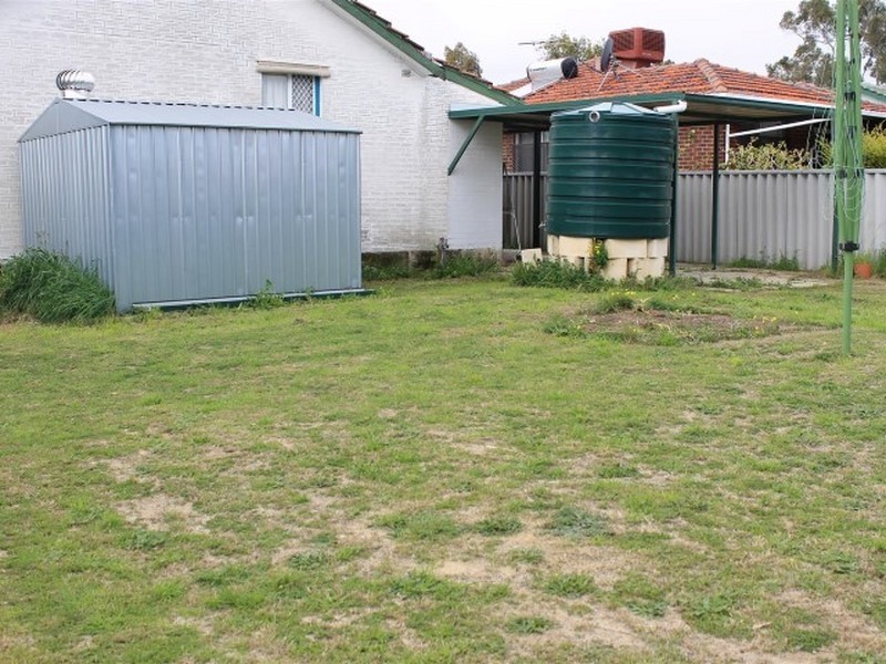 11 Gregory Way, Coolbellup WA 6163