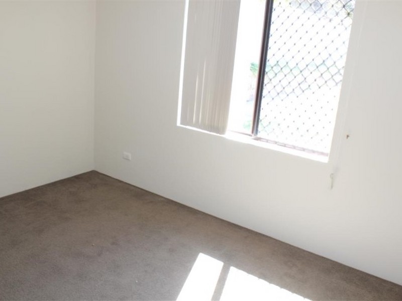 12 Tarndale Way, South Lake WA 6164