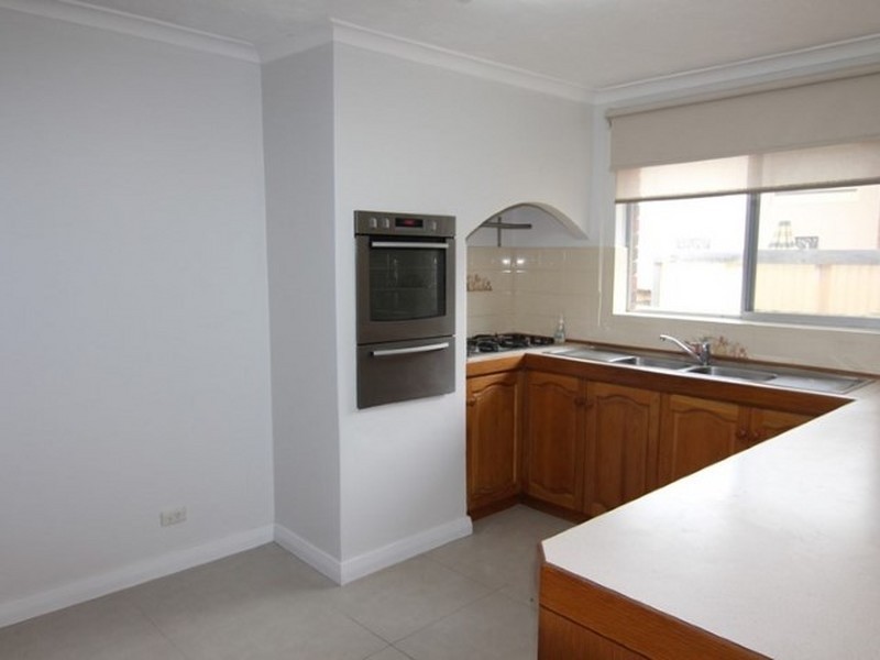 33 Edeline Street, Spearwood WA 6163