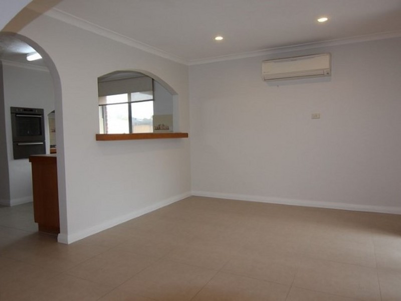 33 Edeline Street, Spearwood WA 6163