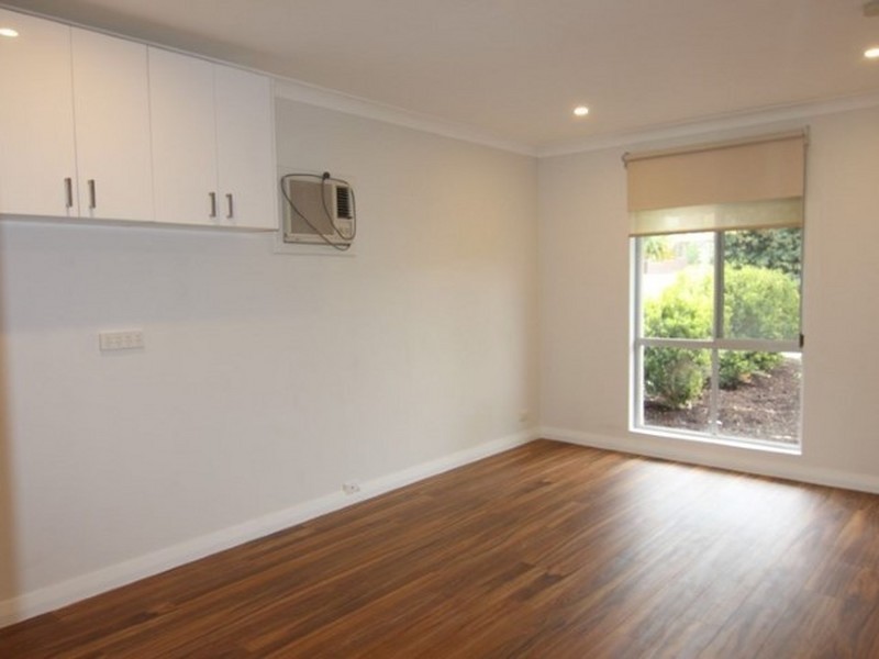 33 Edeline Street, Spearwood WA 6163