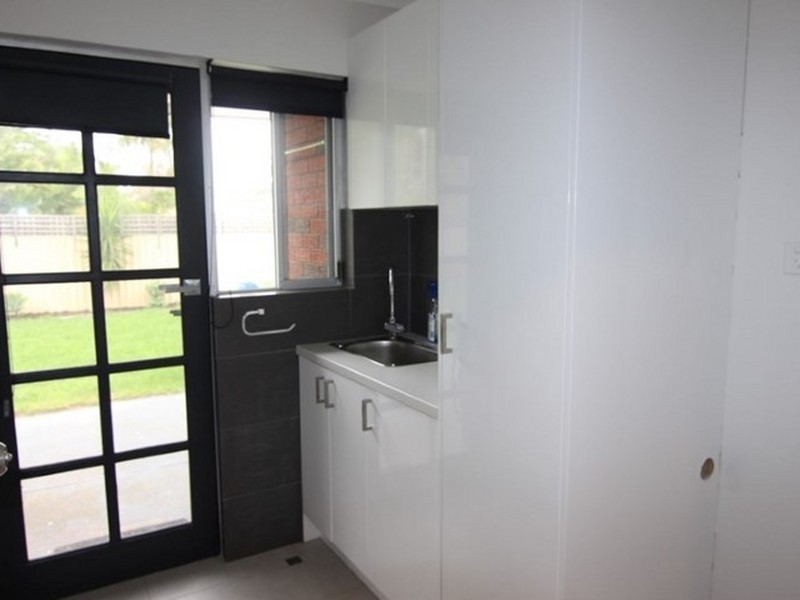 33 Edeline Street, Spearwood WA 6163