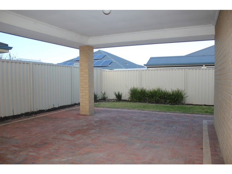 18 Kumarina Drive, Secret Harbour WA 6173