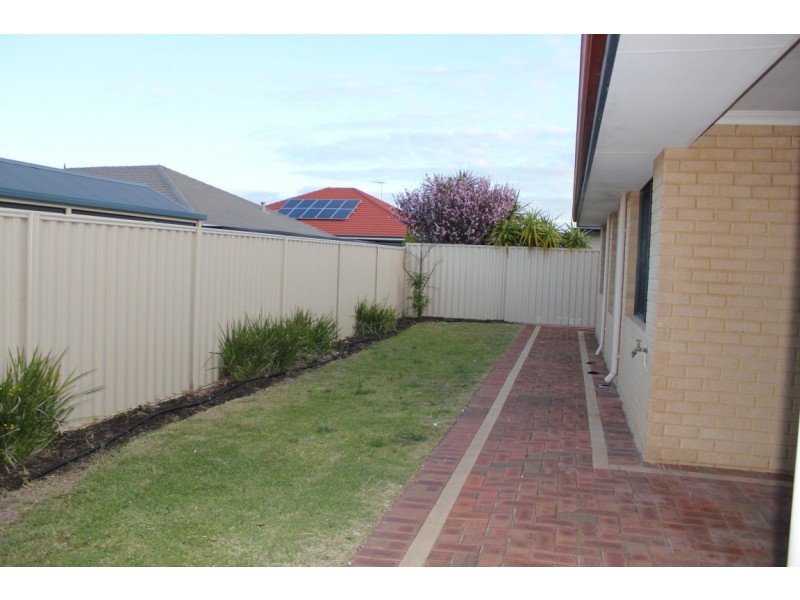 18 Kumarina Drive, Secret Harbour WA 6173