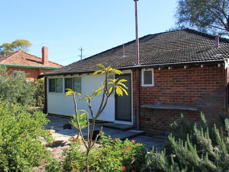 21 Bone Street, St James WA 6102