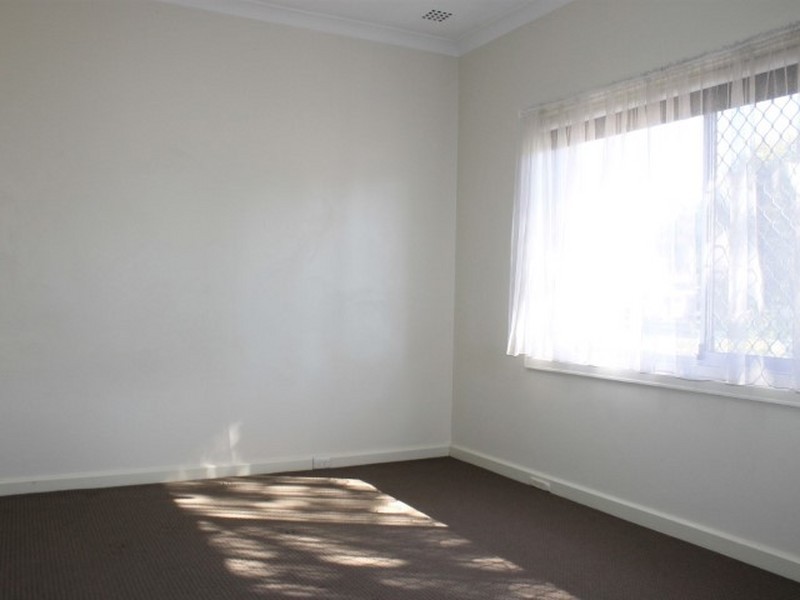 21 Bone Street, St James WA 6102