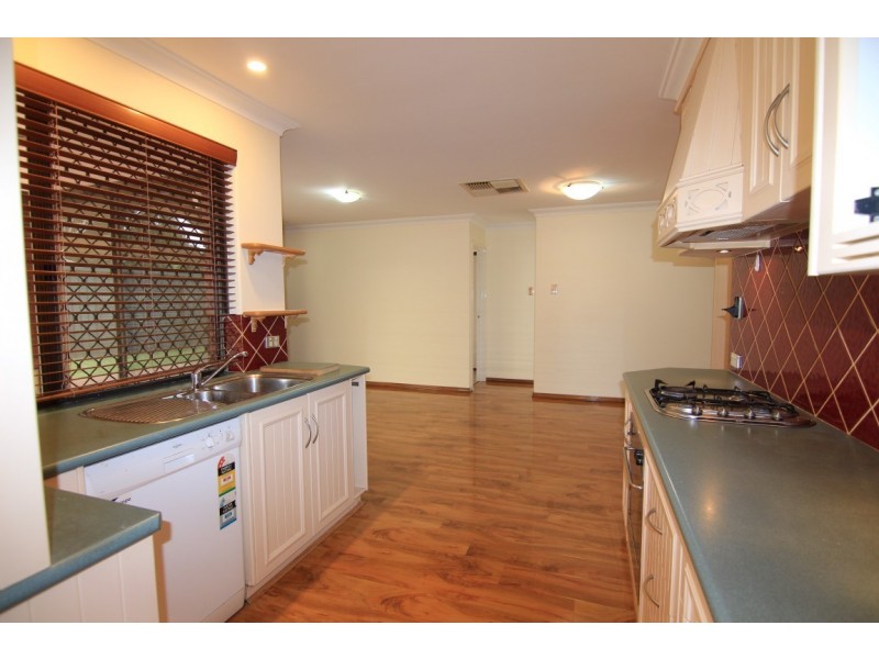 6 Robbins Place, Shelley WA 6148