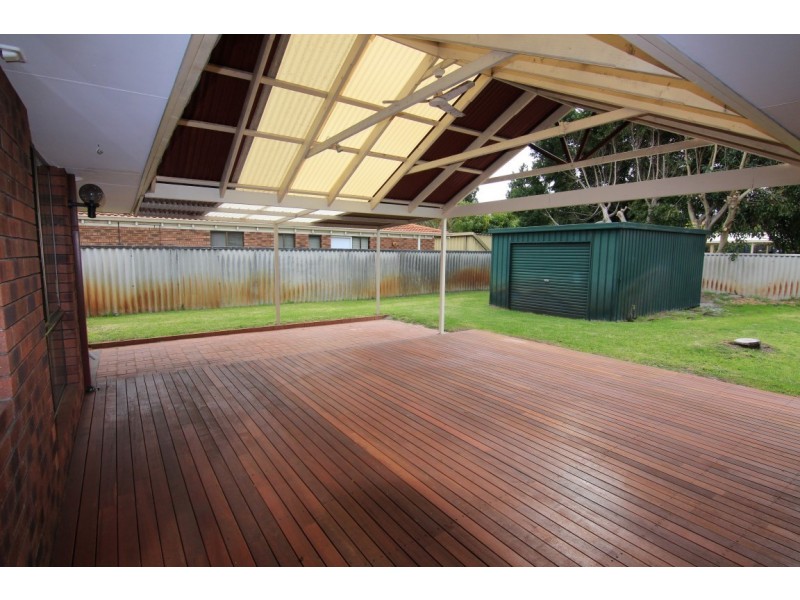 6 Robbins Place, Shelley WA 6148