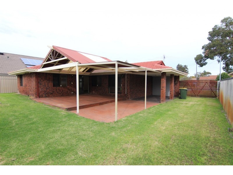 6 Robbins Place, Shelley WA 6148