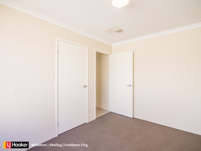 8 Featherflower Road, Hammond Park WA 6164