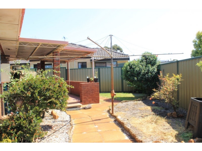 1 Cromer place, Lynwood WA 6147