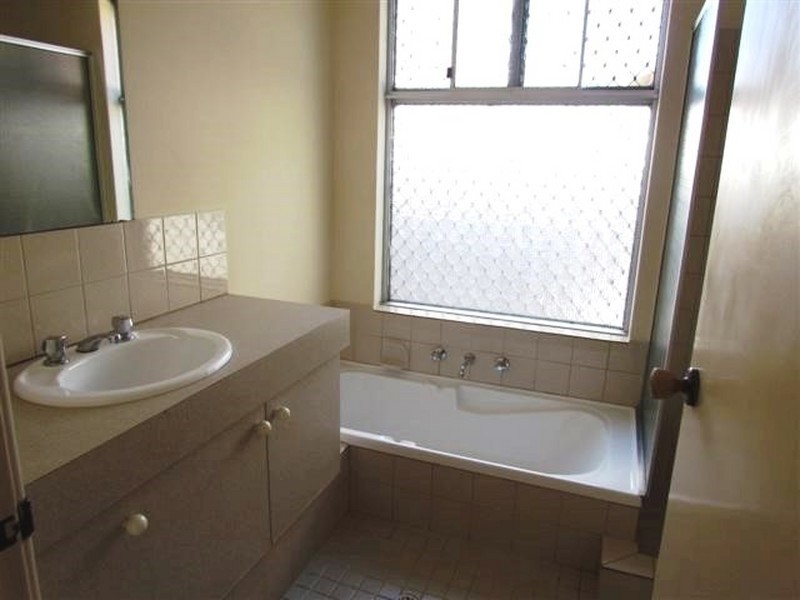 42A Woodmore Road, Langford WA 6147
