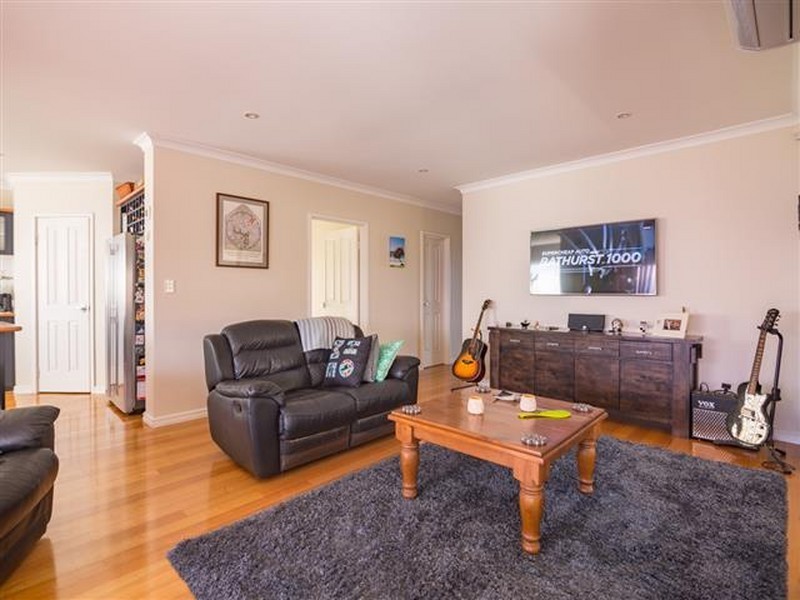 62 Carnegie Parade, Success WA 6164
