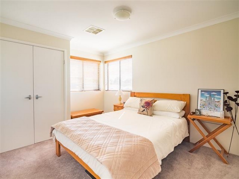 62 Carnegie Parade, Success WA 6164