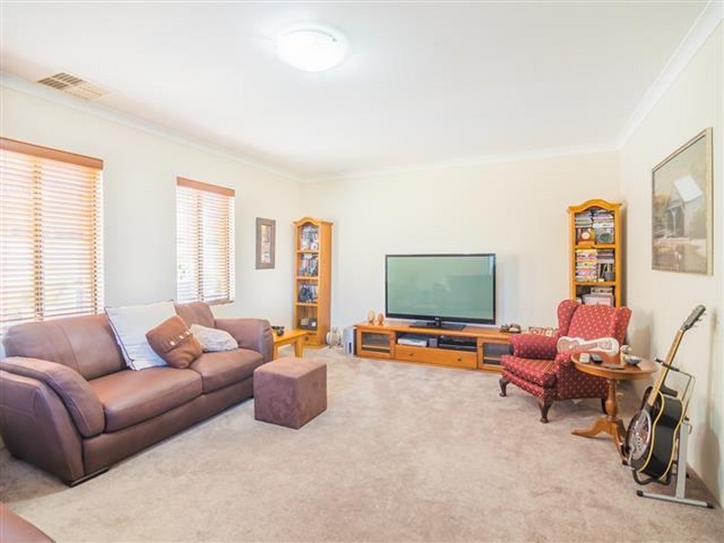62 Carnegie Parade, Success WA 6164