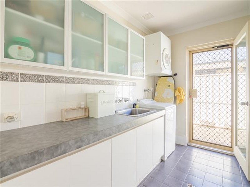 62 Carnegie Parade, Success WA 6164