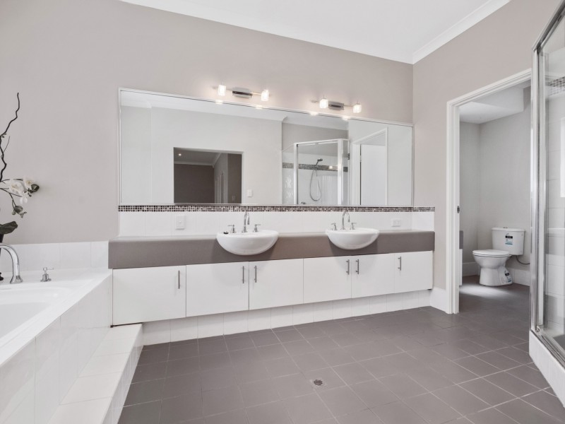 11 Kaliman Bend, Harrisdale WA 6112