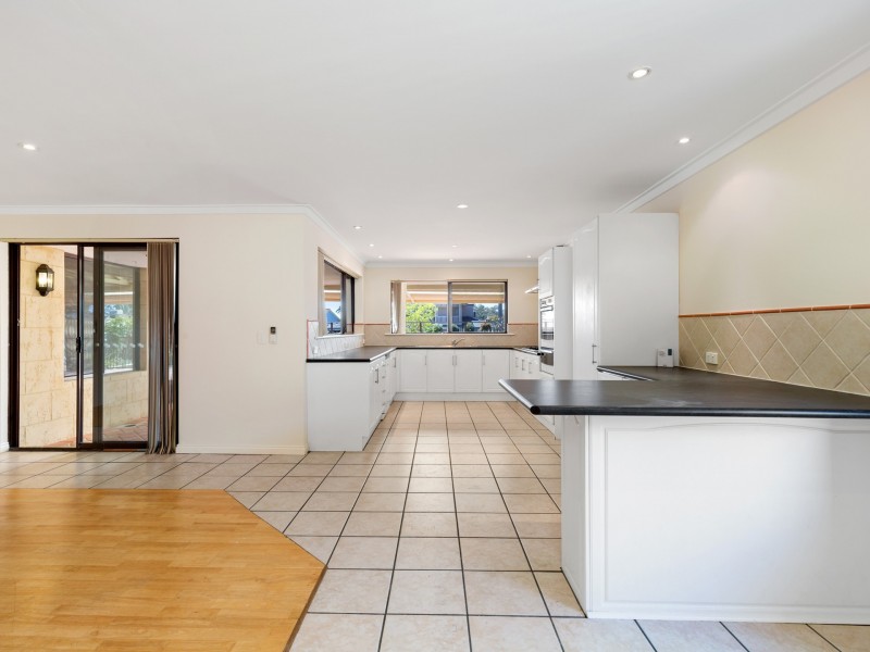 2 McFarlane Close, Willetton WA 6155